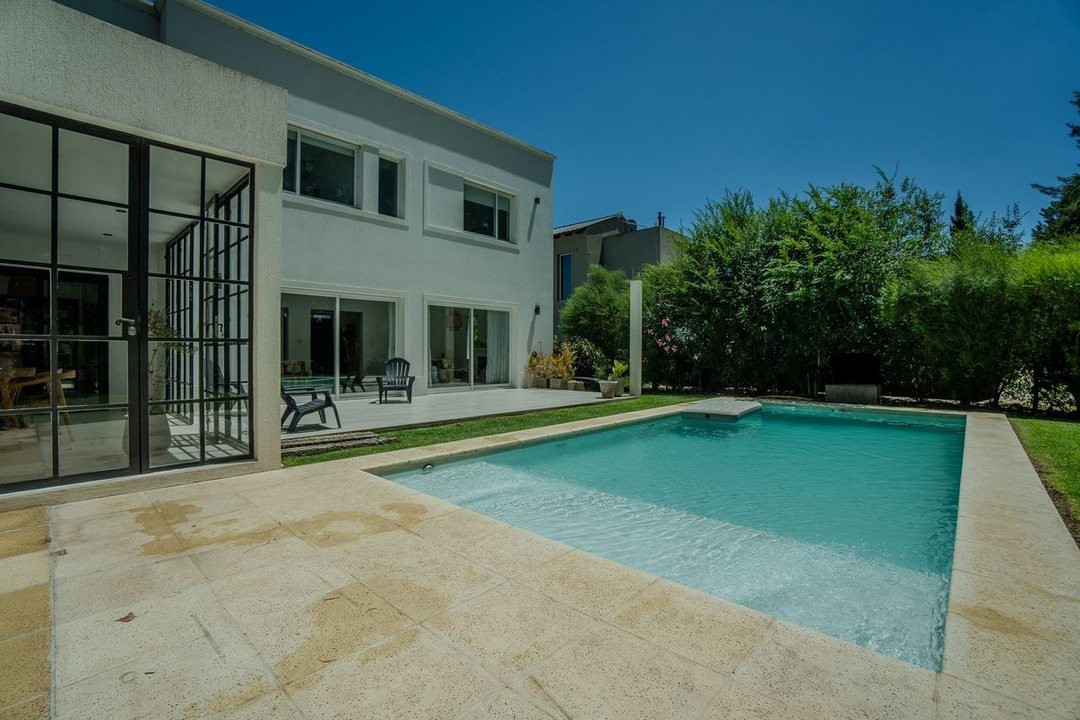 Casa En Venta  Barrio Privado Altos De Brandsen