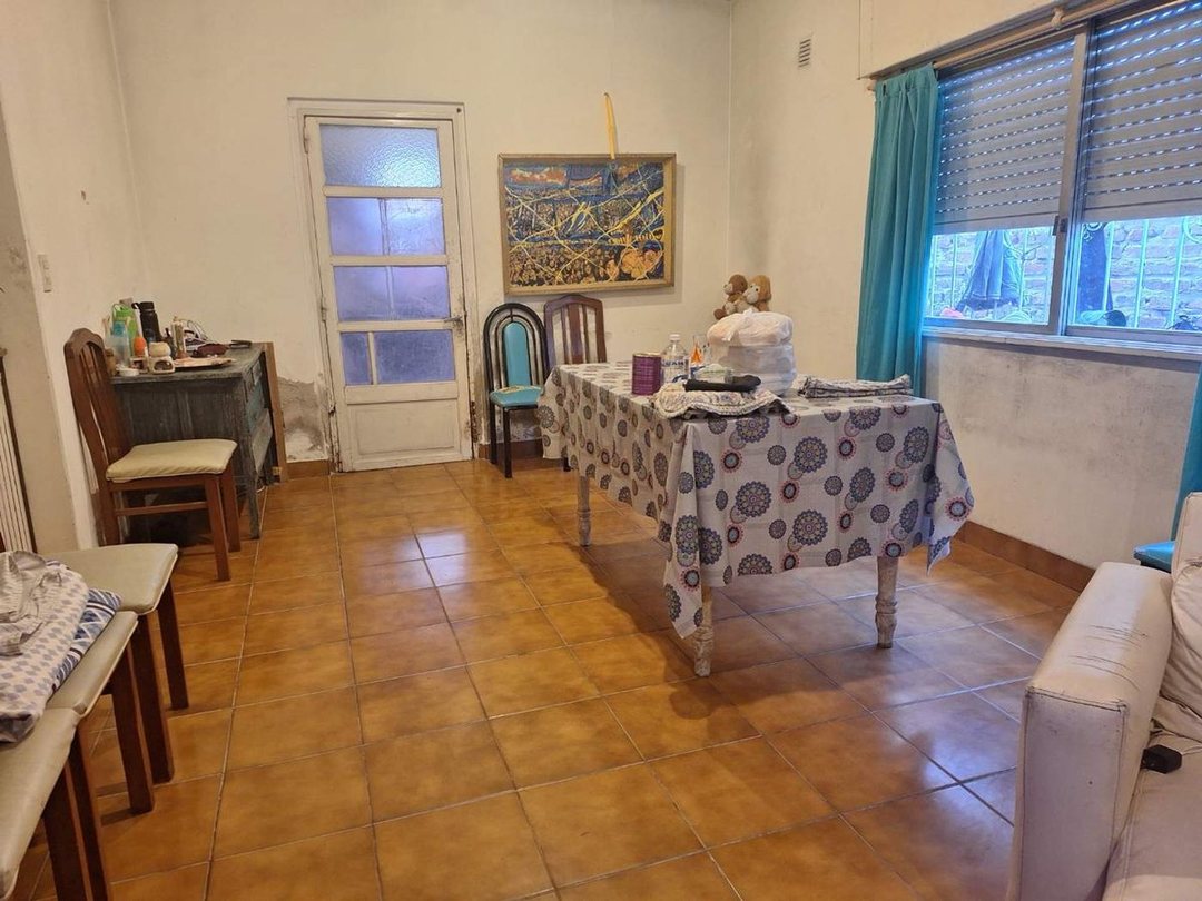 Casa en venta 3 ambientes, San miguel, con parque.