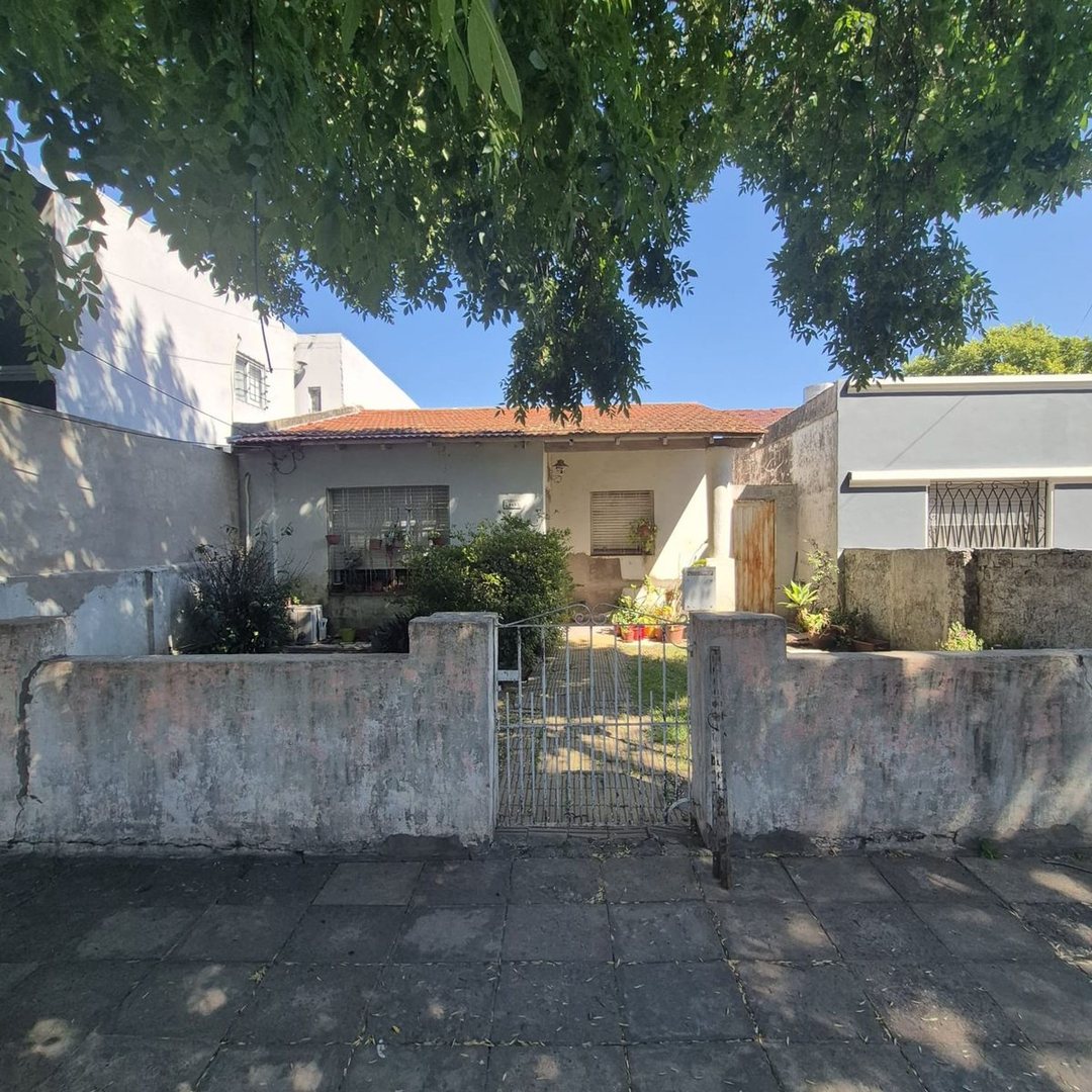 Oportunidad casa lote propio a refaccionar