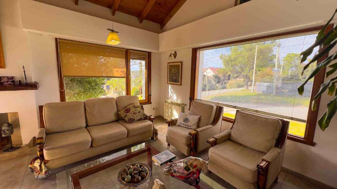 VENTA CASA 2 DORM. C/PILETA- TANDIL