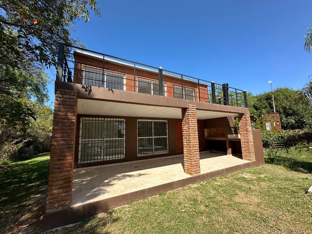 VENTA CASA QUINTA - ARROYO LEYES - CON PILETA