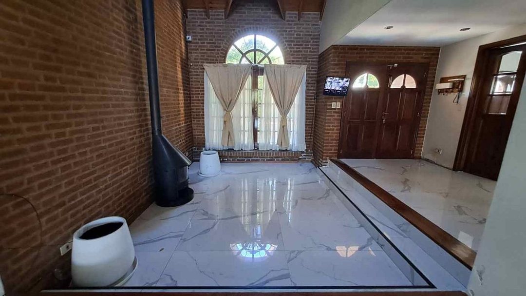 venta casa 4 ambientes con jardín quincho y pileta