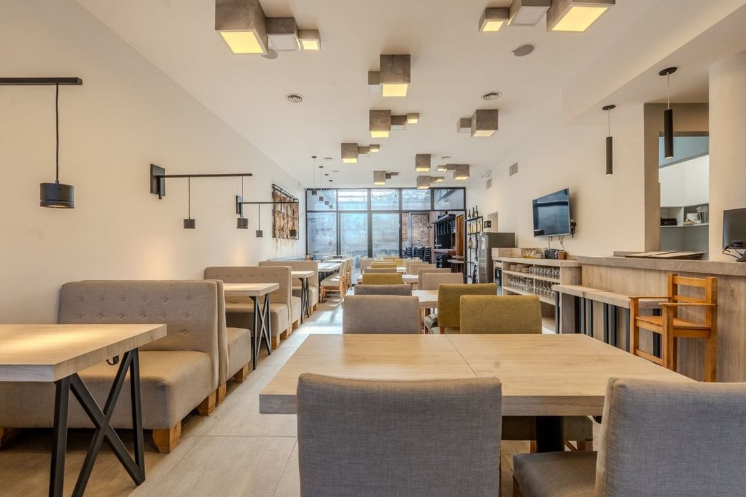 VENTA LOCAL COMERCIAL EN IMPORTANTE AVENIDA