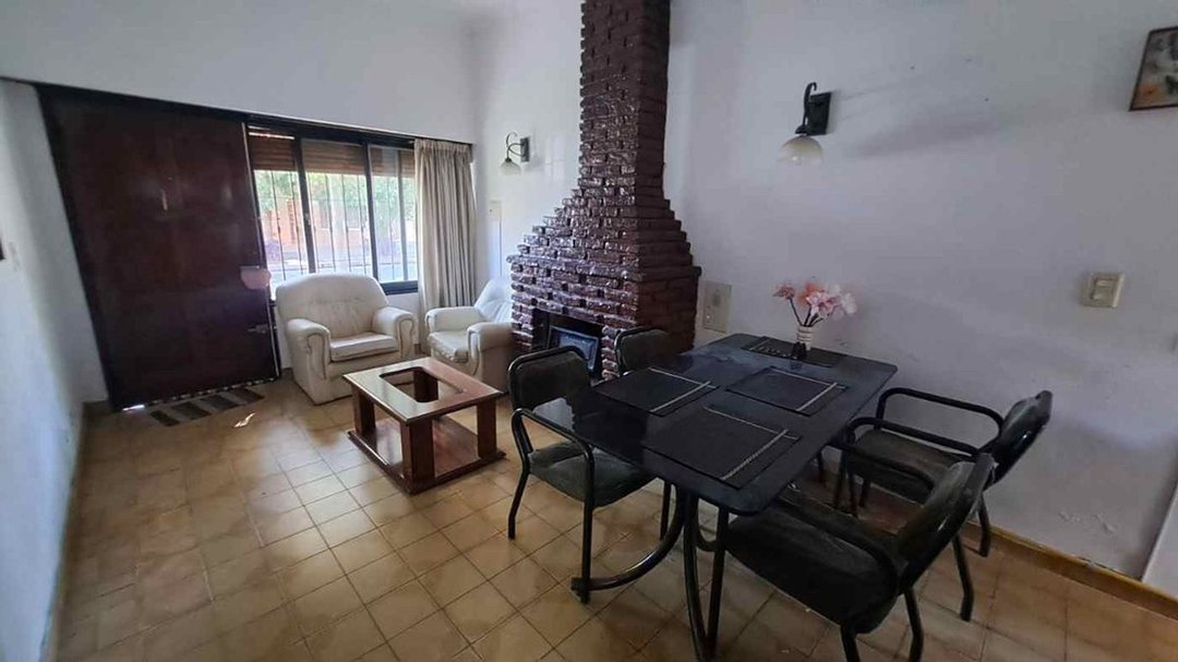 VENTA CASA 3 AMBIENTES CON TERRAZA EN AVELLANEDA