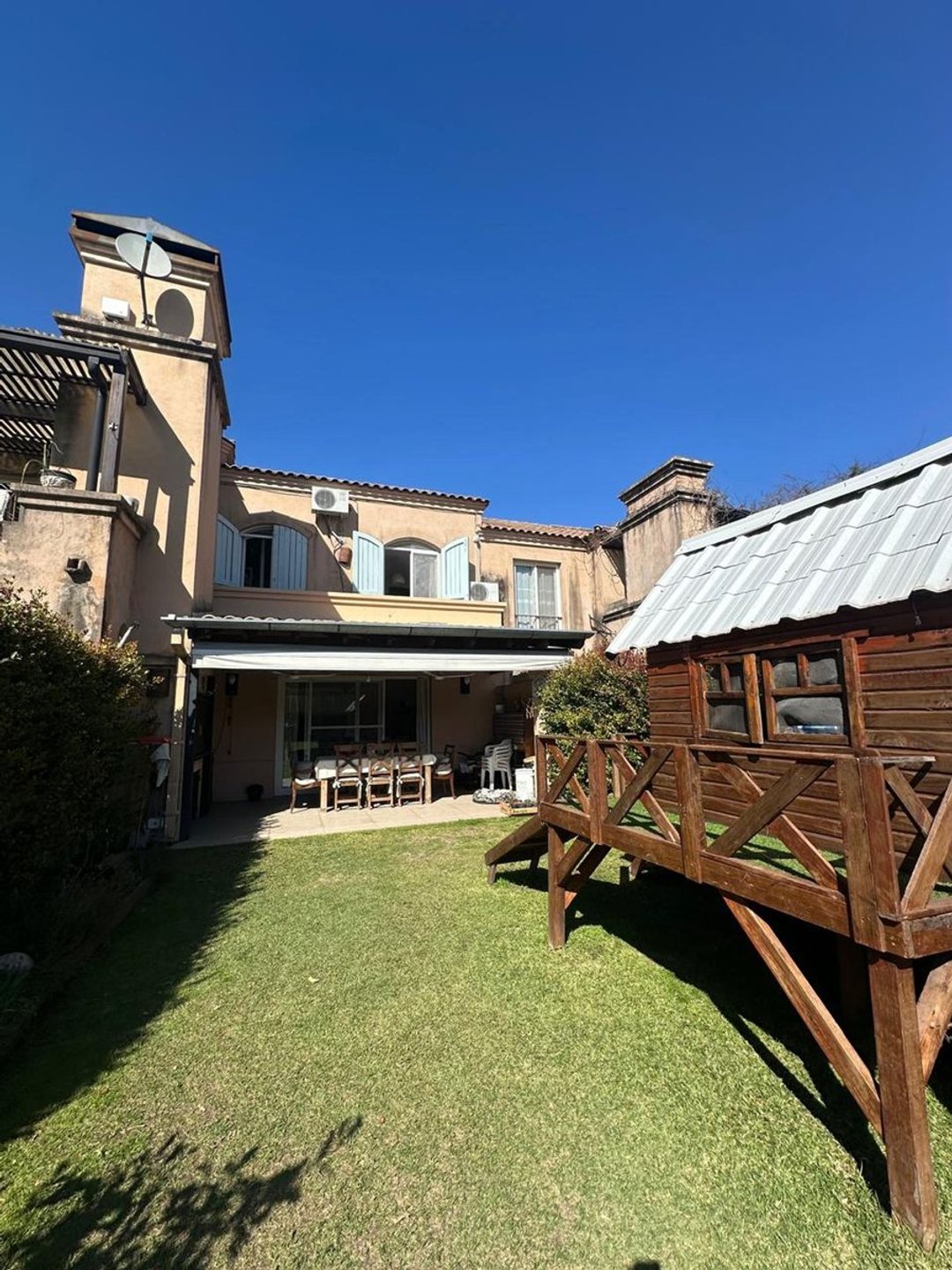 VENTA CASA DUPLEX 3 AMB BARRIO LA QUADRA PILAR