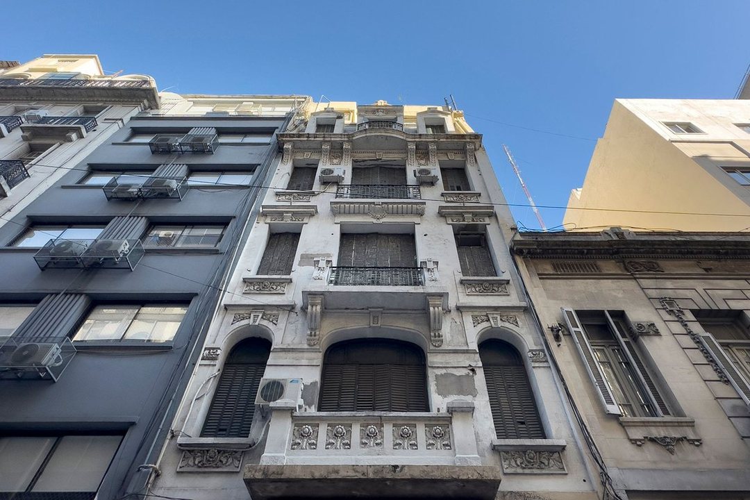 BLOCK 5 PISOS VENTA 930 M2 CENTRO DISTRITO IA