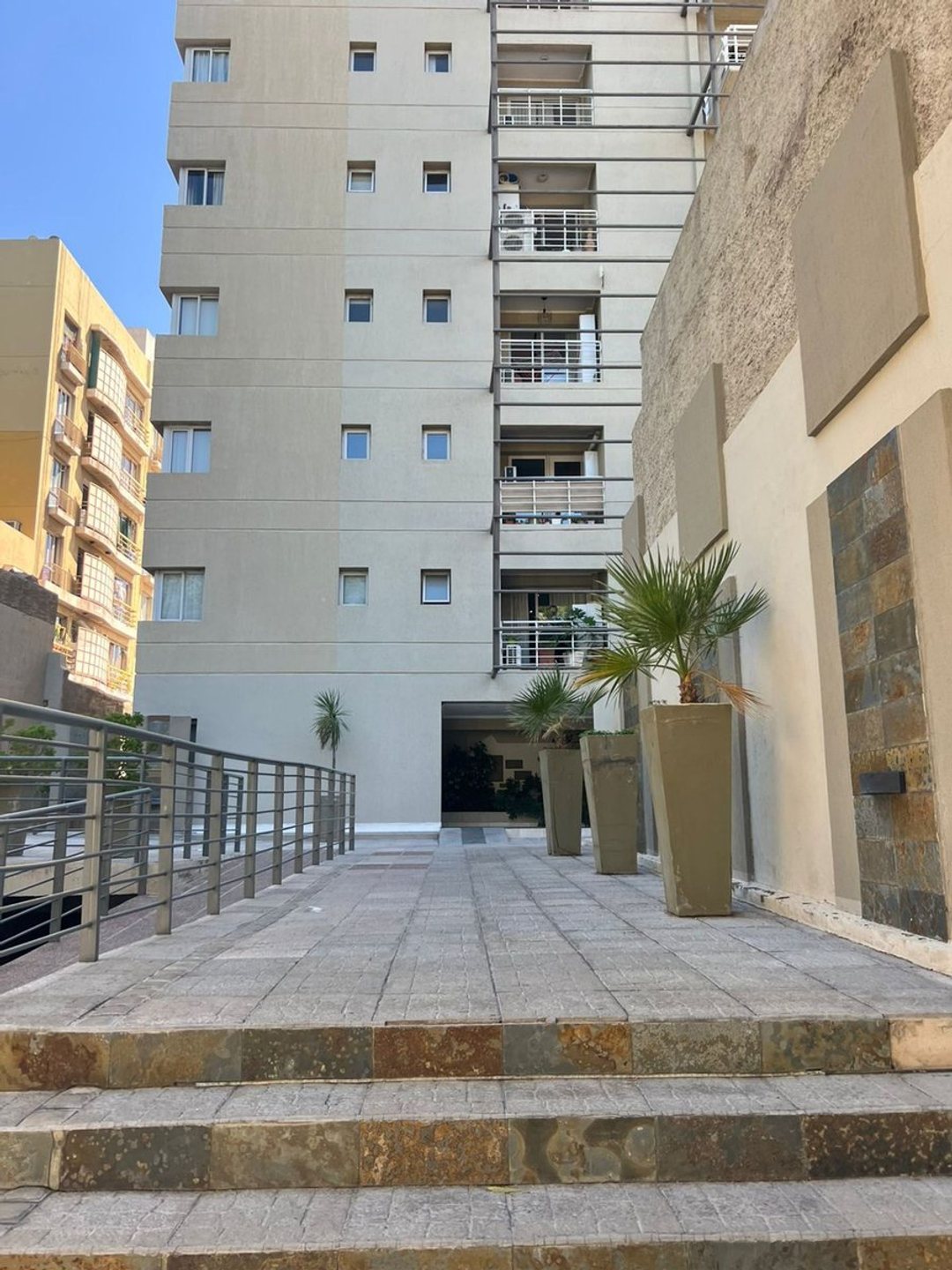 Venta departamento 2 dorm 2 baños cochera ciudad