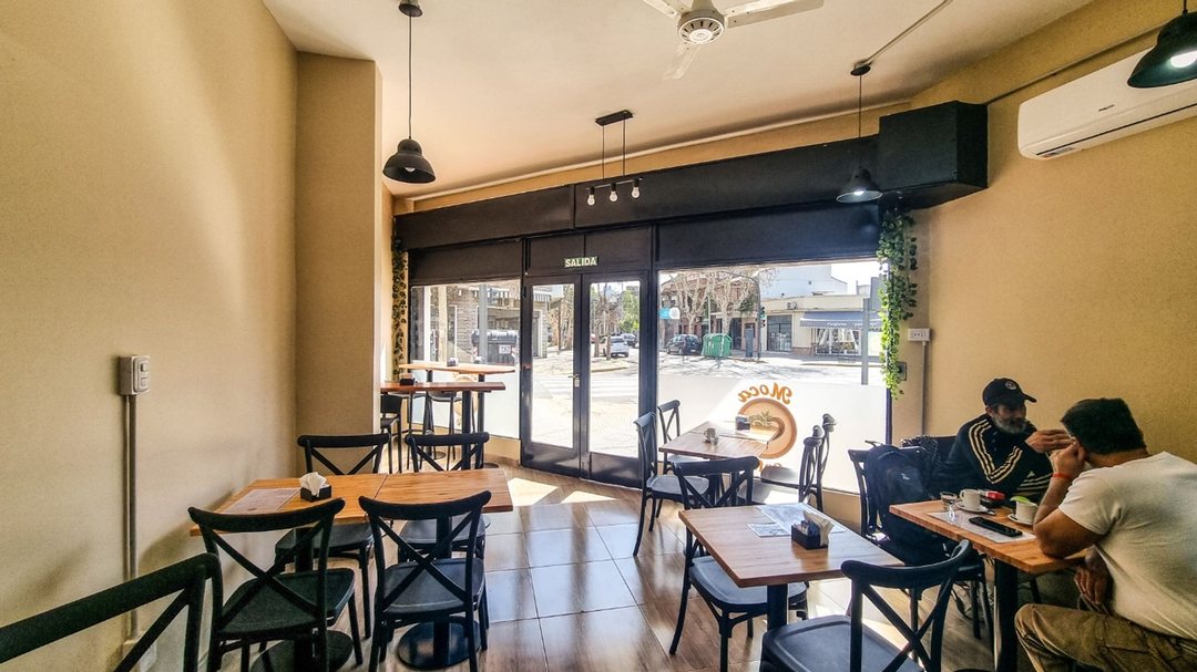 LOCAL EN VENTA EN VILLA LUGANO EN ESQUINA