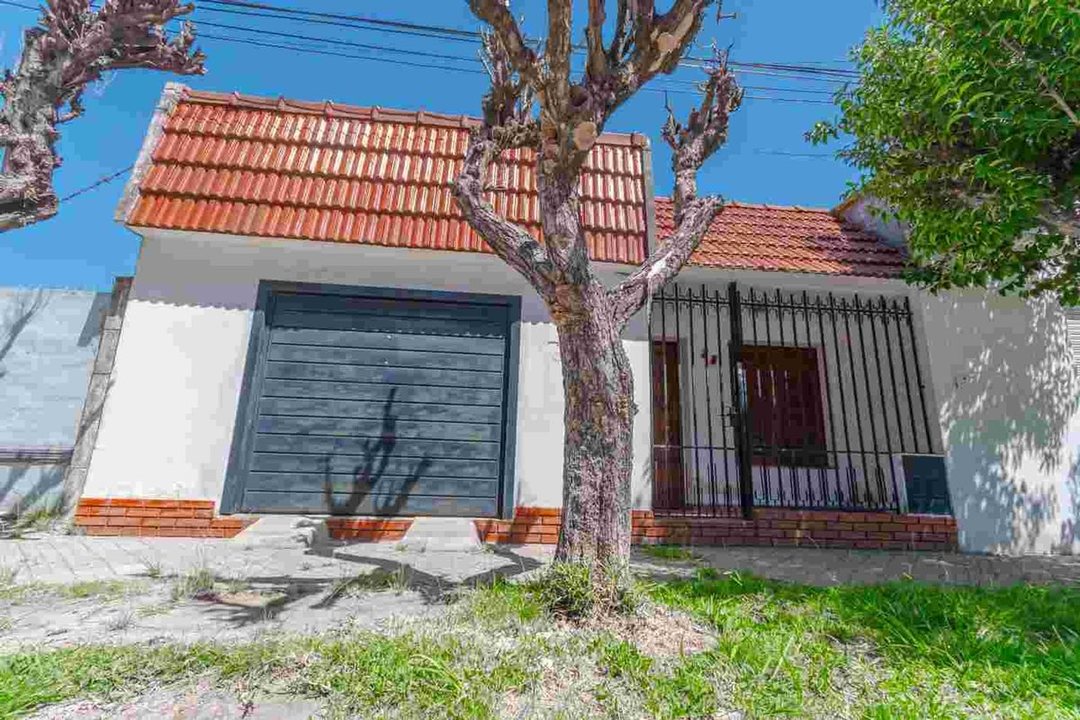 CASA, TERRENO + LOCAL EN VENTA en CAPITAN BERMUDEZ