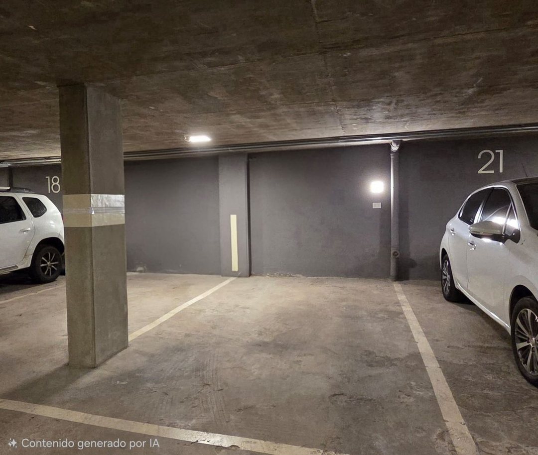 VENTA COCHERA CUBIERTA ZONA CENTRO