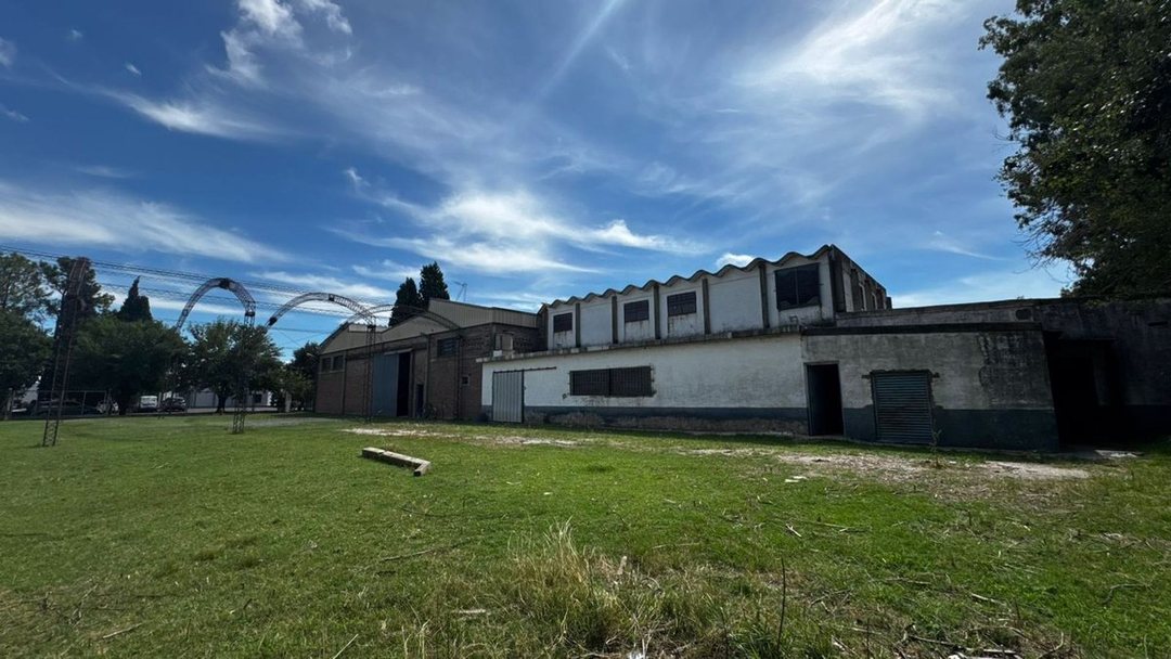 SE VENDE GALPON CON OFICINAS EN PARQUE INDUSTRIAL