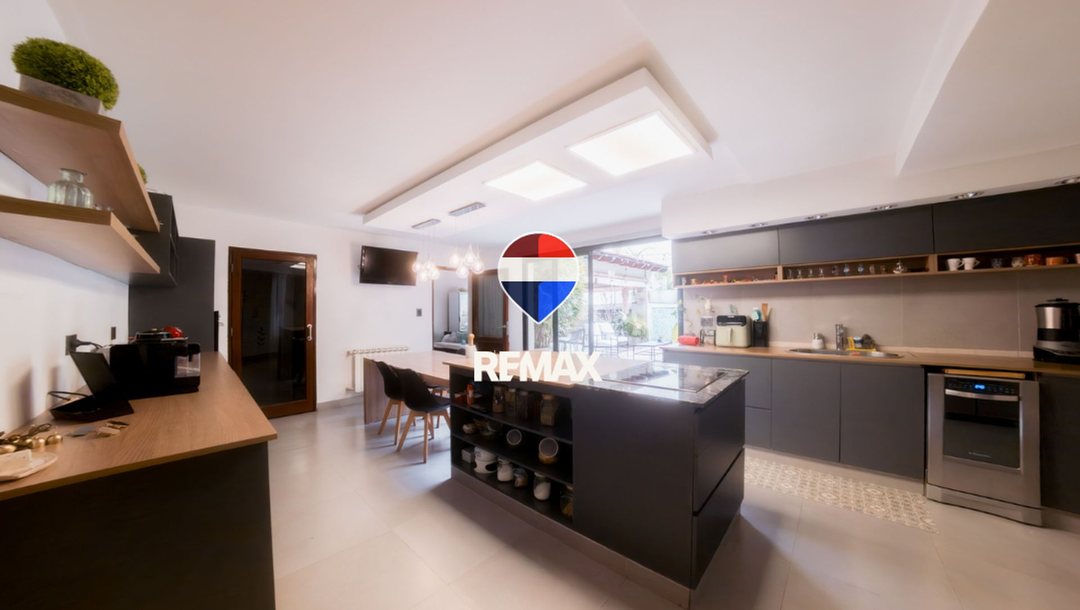 VENTA CASA TRES CERRITOS 4 DORMITORIOS CON PILETA