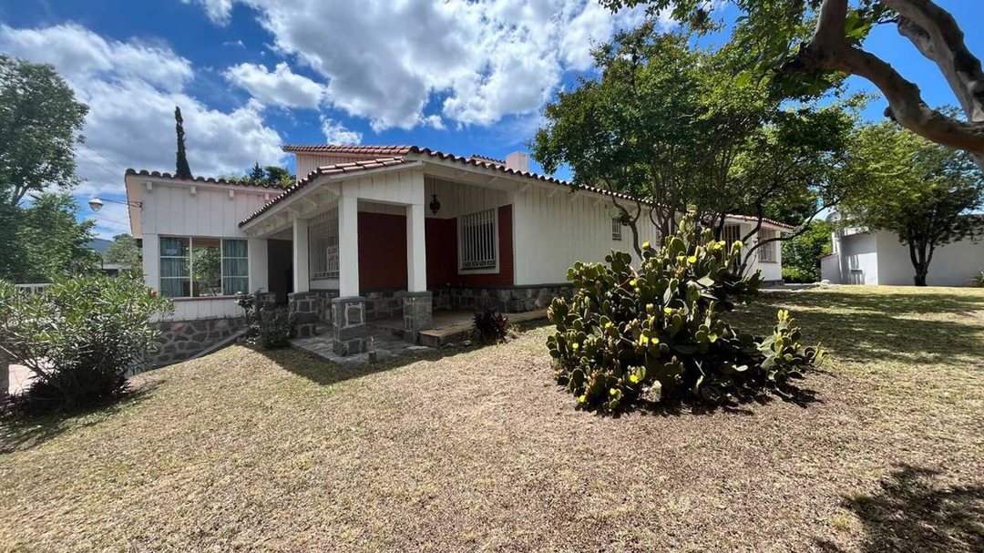 VENTA CASA 4 DOR 2 BAÑOS PARQUE EN VALLE HERMOSO