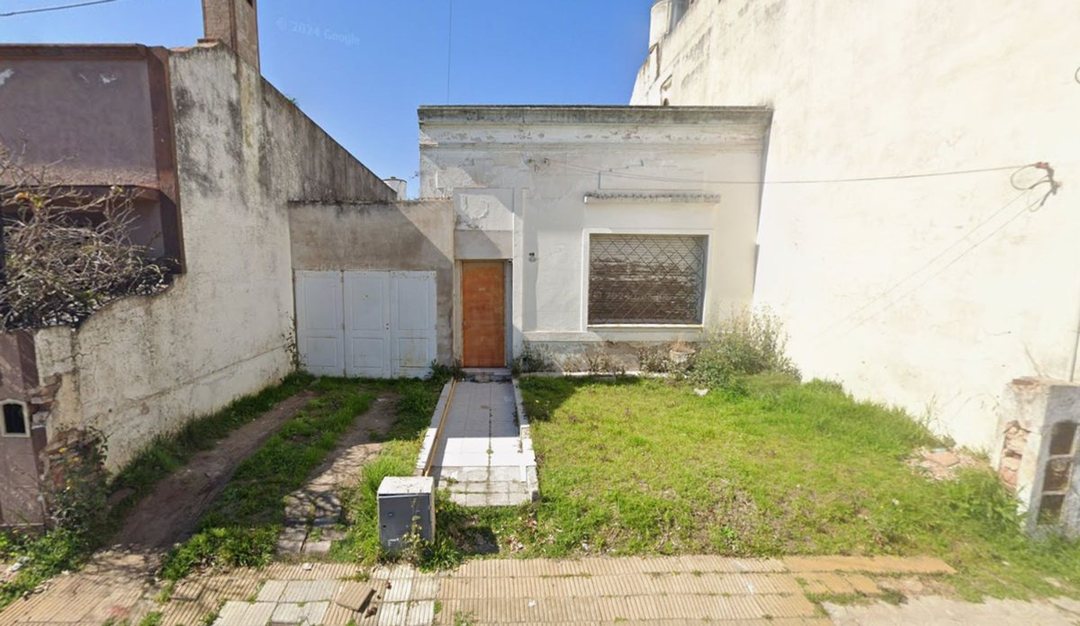 VENTA CASA 3 AMBIENTES DE ESTILO "CHORIZO", BERNAL