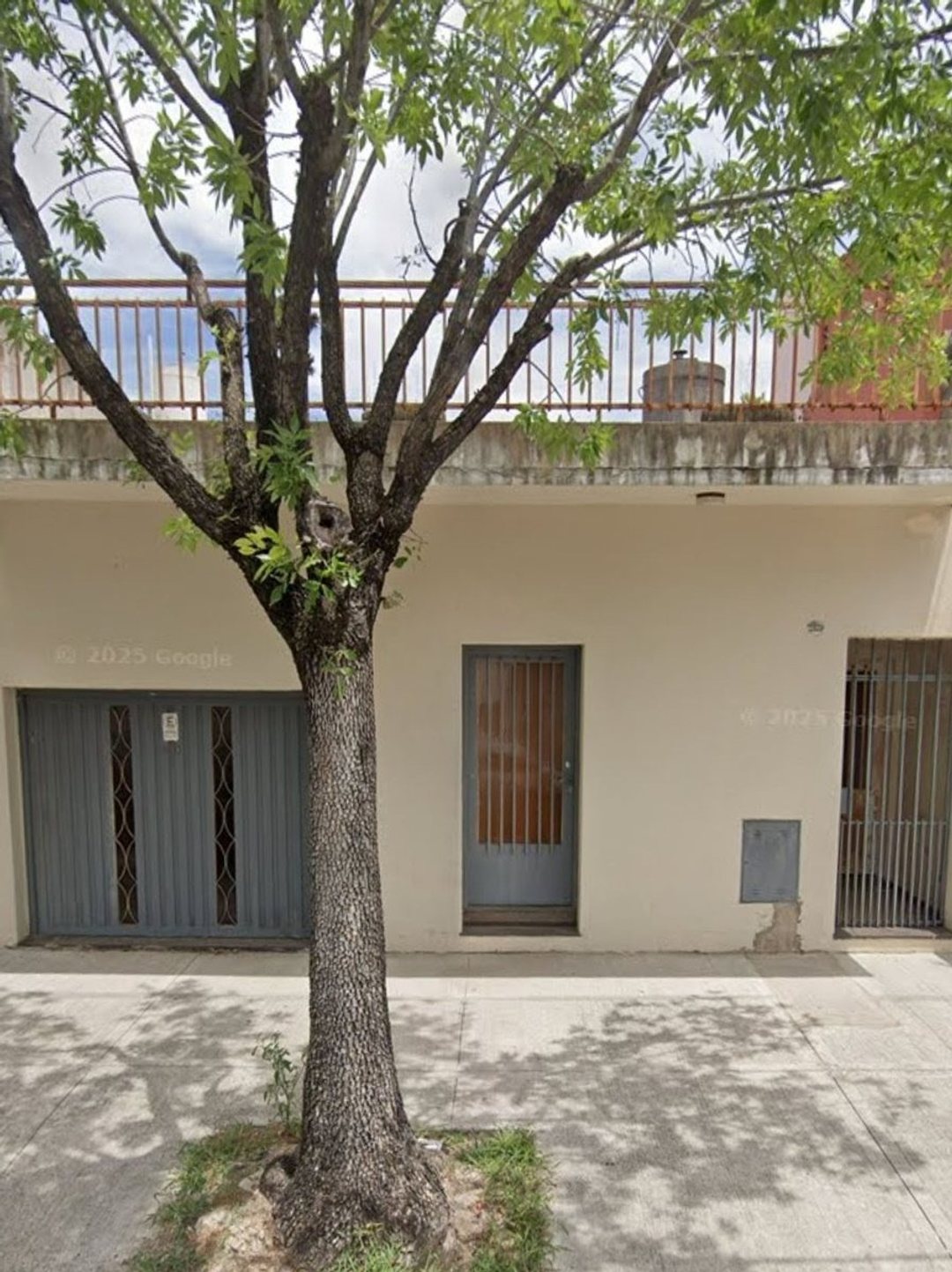 VENTA CASA 7 AMBIENTES  MULTIFAMILIAR