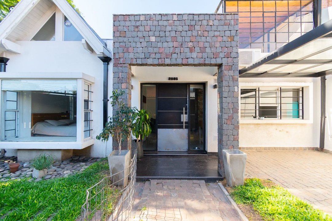 VENTA CASA EN CASTELAR NORTE 3 AMBIENTES PB