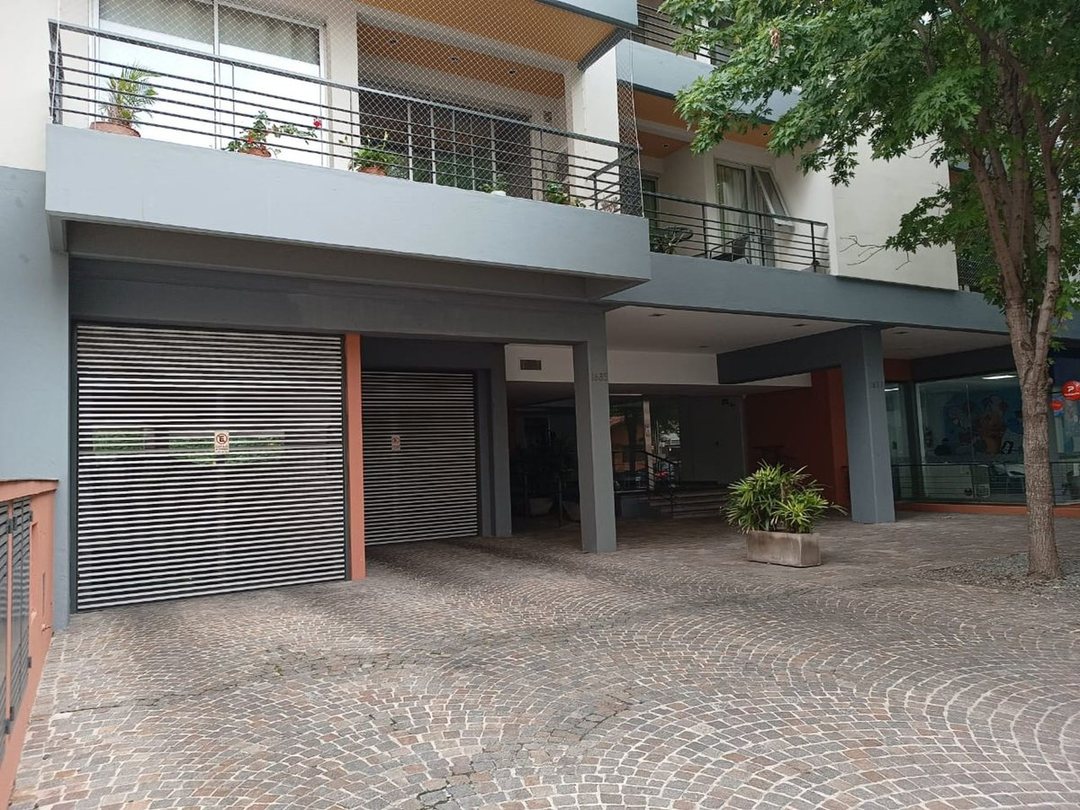 COCHERA CUBIERTA EN FLORIDA, VICENTE LOPEZ, VENTA