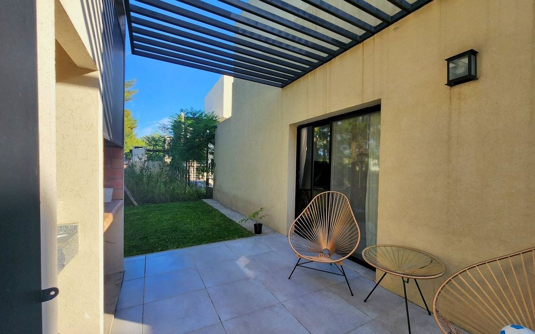 ALQUILER DEPTO 3 AMB C/JARDÍN -ALTOS DEL ENCUENTRO