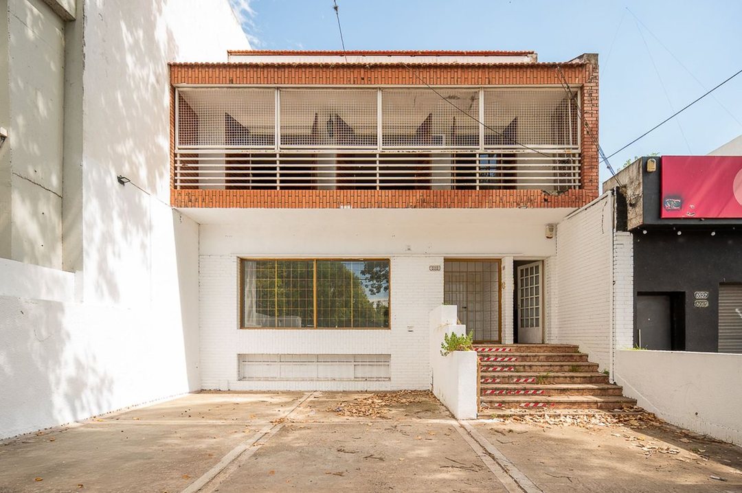LOCAL COMERCIAL EN VENTA FISHERTON + 3 DEPTOS