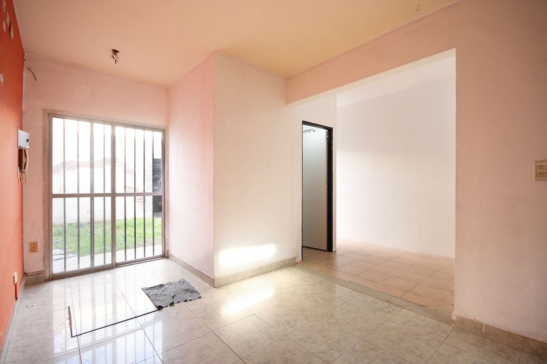 Venta casa 5 ambientes Piñeyro Avellaneda cochera