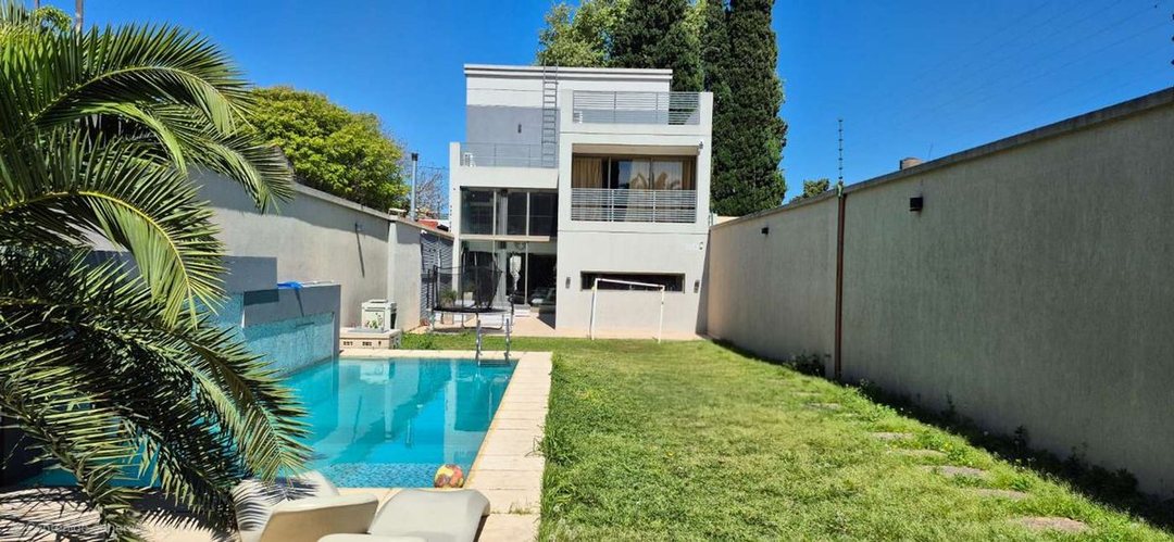 VENTA CASA 5 AMBIENTES EN VILLA BALLESTER