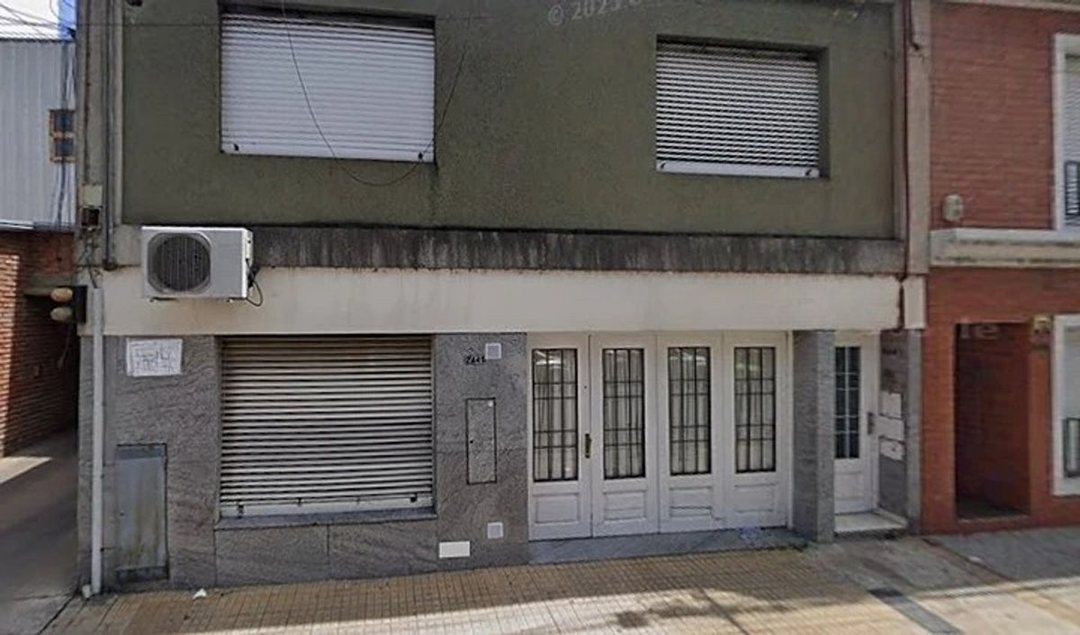 Se vende PB con cochera y piscina en zona céntrica