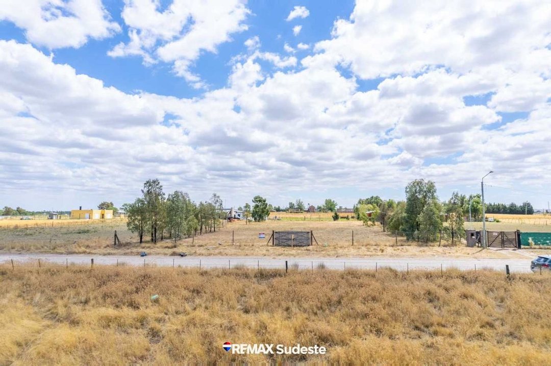 Lote de 3.200 m² zona Club Midget. Alambrado