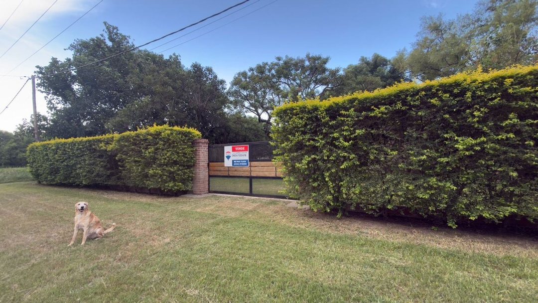 EN VENTA CASA QUINTA, ARROYO LEYES.