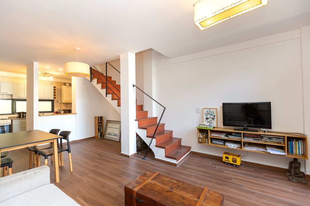 VENTA DEPARTAMENTO DUPLEX DE 3 AMBIENTES SAN TELMO