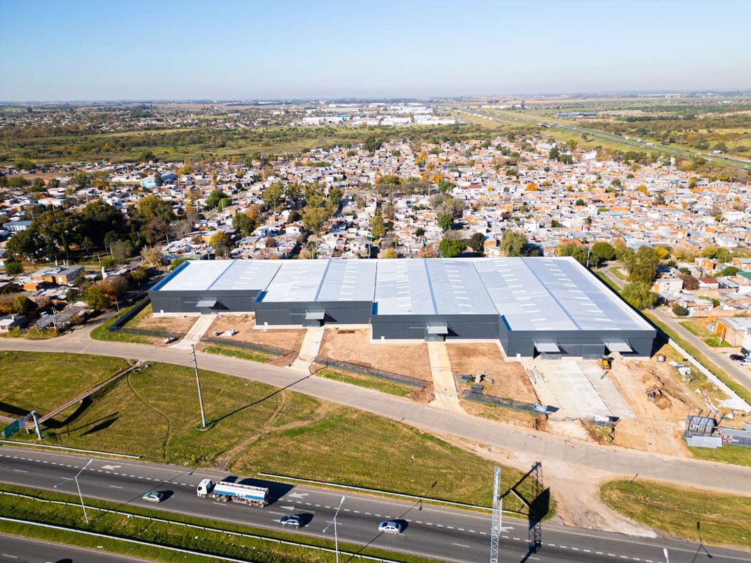 NAVE INDUSTRIAL CIRCUNVALACION AUTOPISTA  VENTA