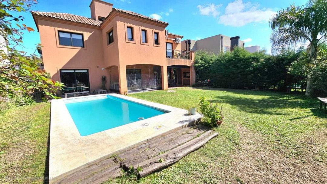 VENTA CASA 5 AMB PILETA HARAS M.VICTORIA APTA CRED