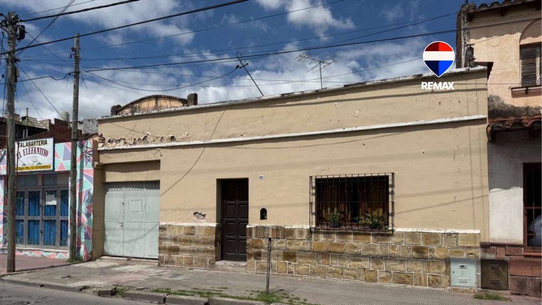 CASA 2 DORMITORIOS VENTA ZONA MACROCENTRO 300M2