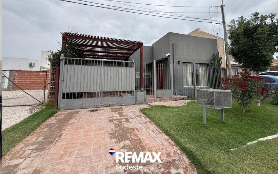CASA EN BARRIO MILLAMAPU