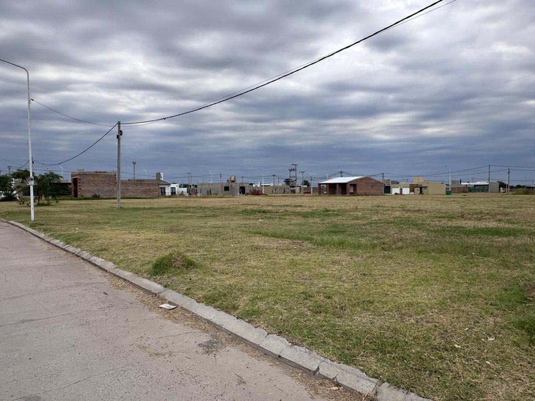 VENTA DOS LOTES CONTIGUOS ESTACION ALVEAR 2