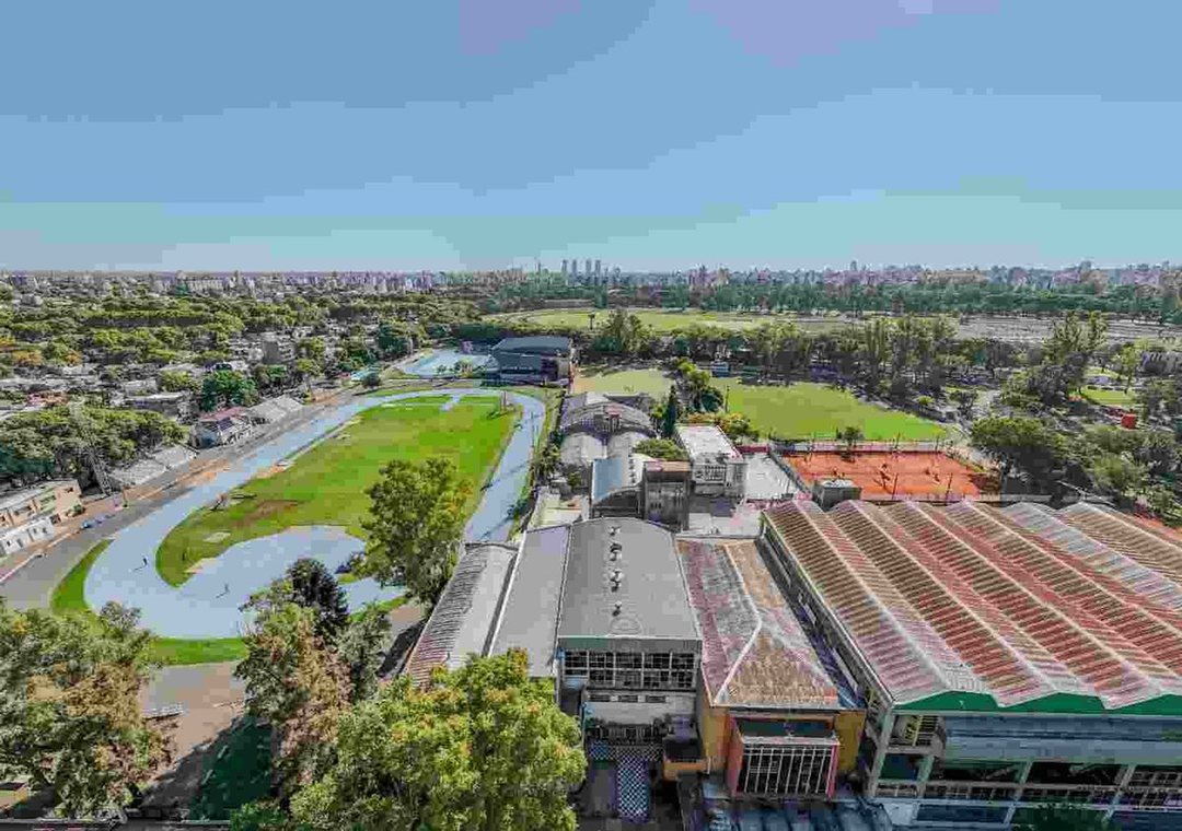 LOTE SOBRE BOULEVARD CON VISTA AL PARQUE EN VENTA