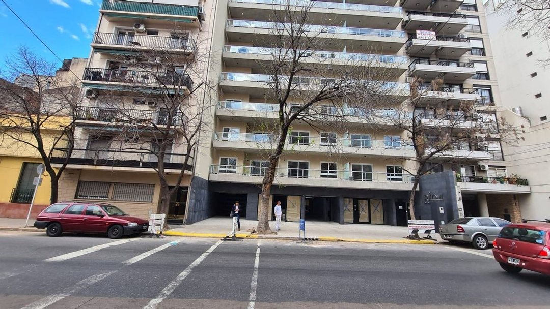 VENTA LOCAL COMERCIAL  A ESTRENAR FACILIDADES