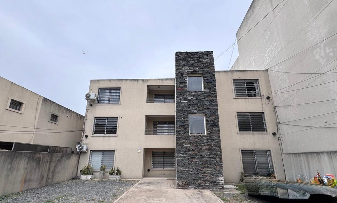 VENTA 2 AMBIENTES C/ COCHERA CENTRO MORENO