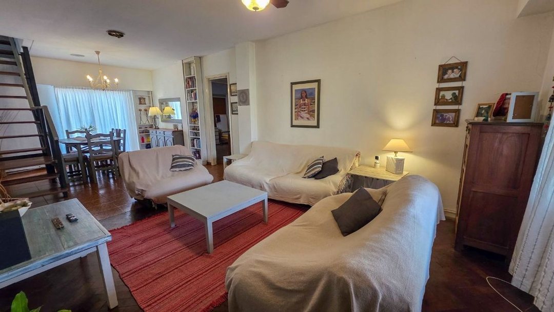 VENTA CASA 5 AMB CON PATIO COCHERA APTO CREDITO