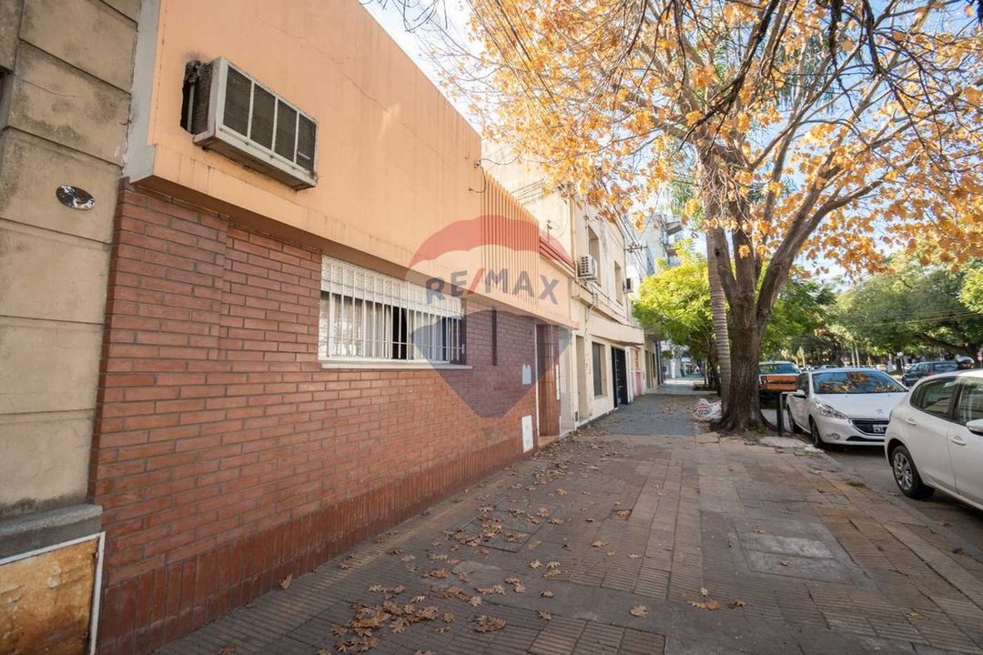 Casa en Venta 2 dormitorios- Zona Legislatura