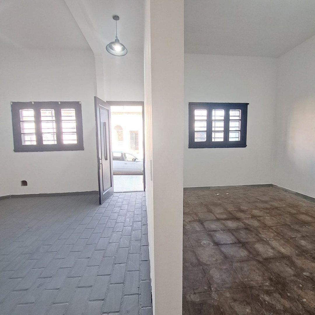 Venta local al frente, Flores