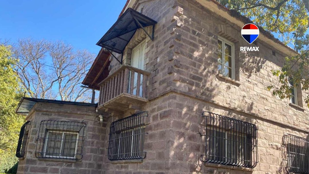 CASA VENTA SAN LORENZO  CON CABAÑA Y PILETA