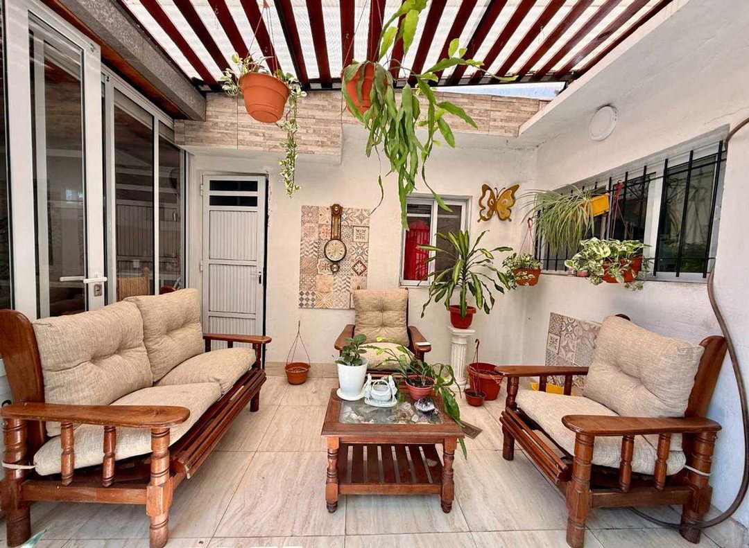 VENTA CASA 3 DORMITORIOS CON PATIO Y COCHERA