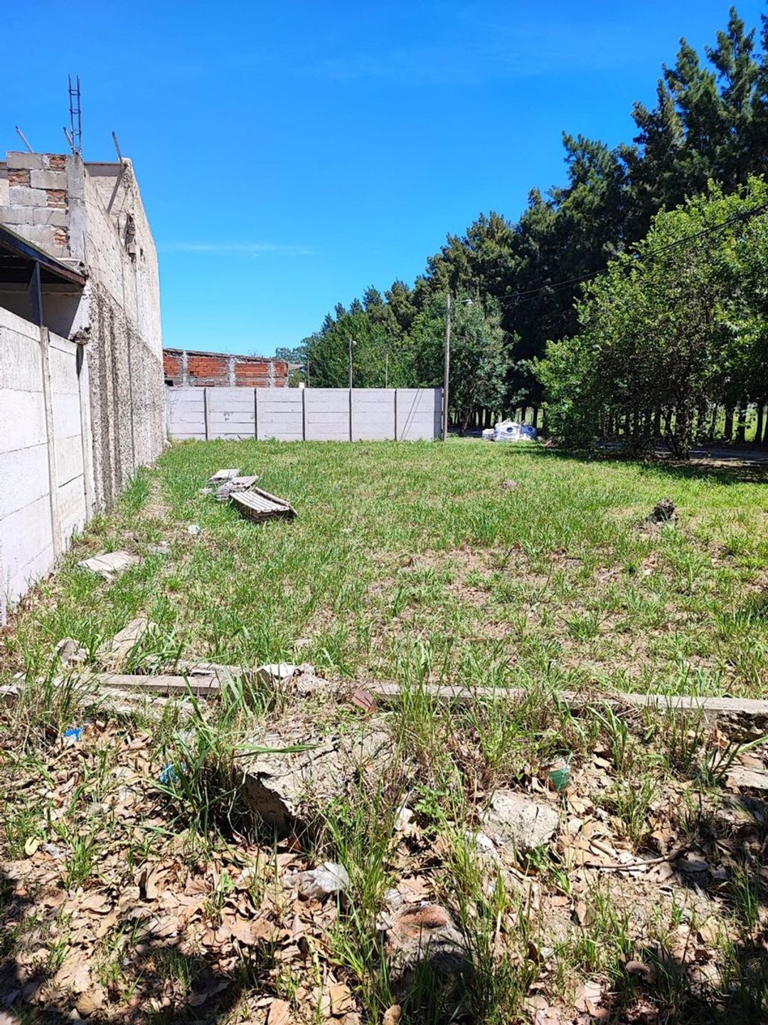 Se Vende Terreno  Esquina- B° Nazareth