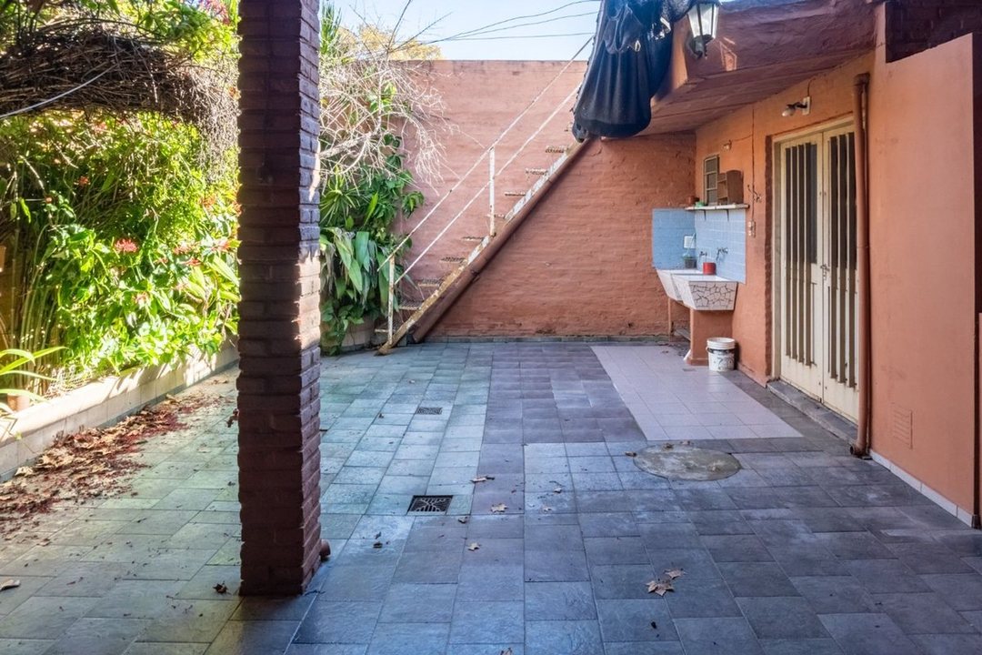VENTA CASA BELGRANO TRES DORMITORIOS