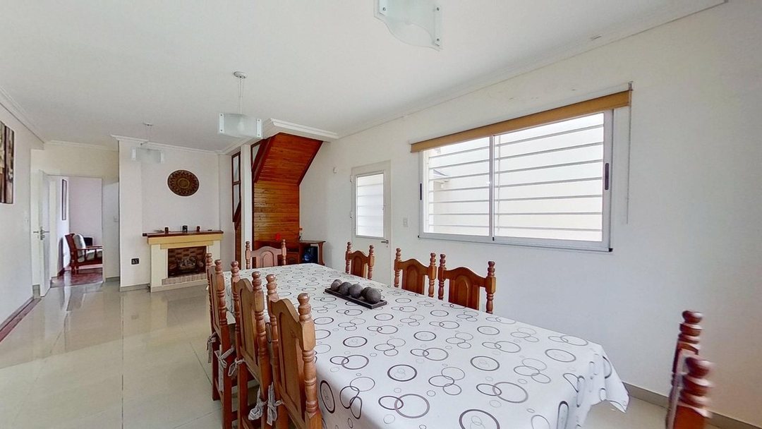 VENTA CASA 5 AMB LOMAS DE ZAMORA CREDITO y PERMUTA