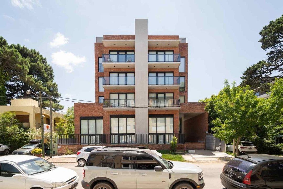Departamento venta Pinamar estrenar centro piscina