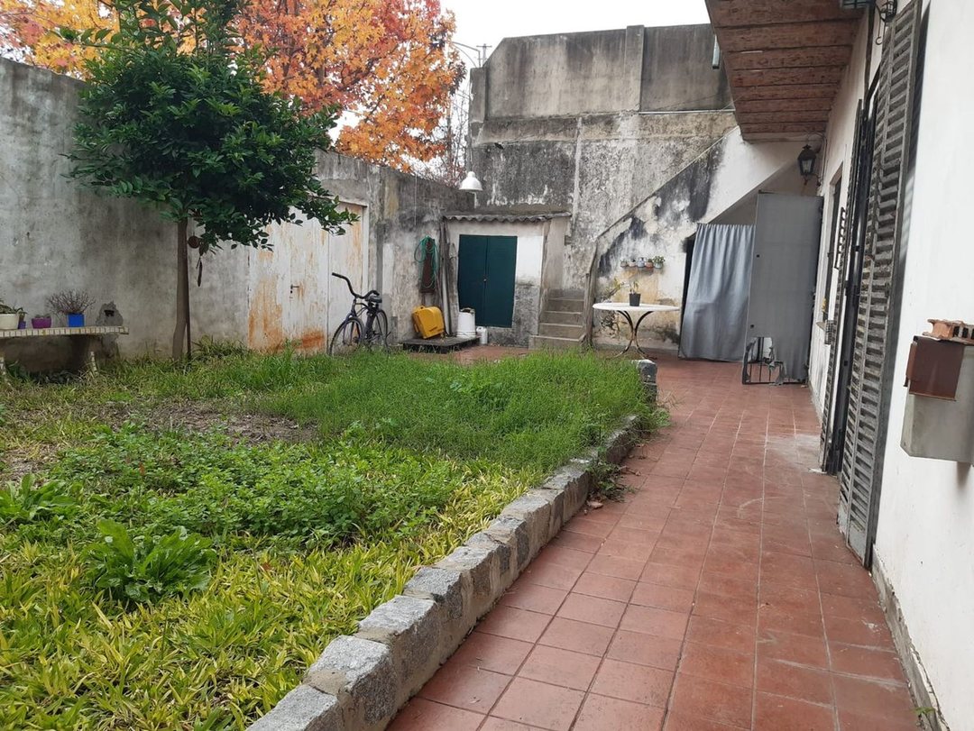 VENTA CASA MATADEROS LOTE PROPIO PERMUTA