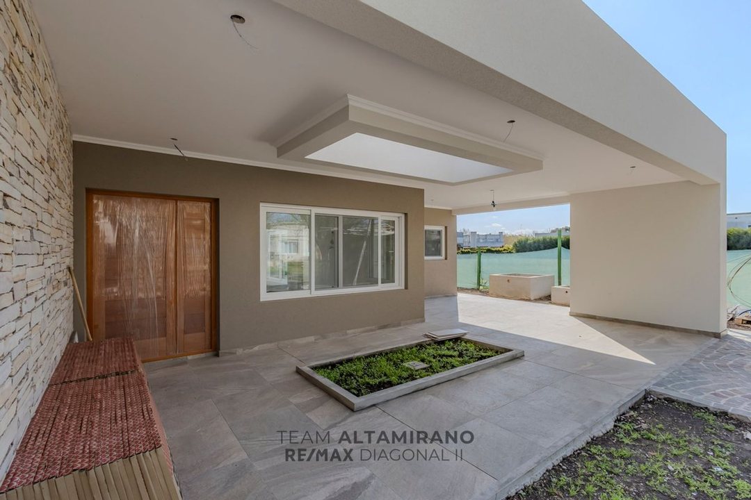 CASA EN VENTA EN HARAS DEL SUR II
