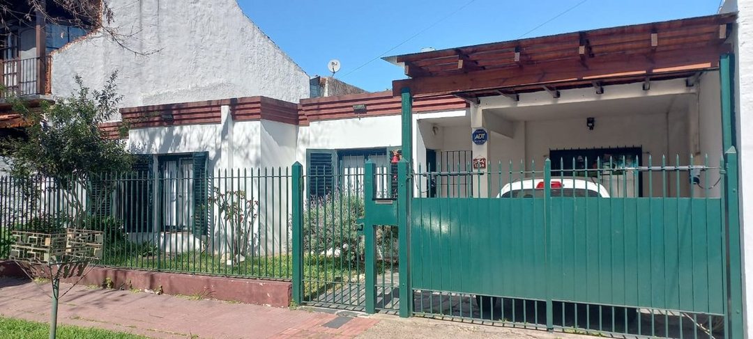 Casa de 4 ambientes en venta en Martinez