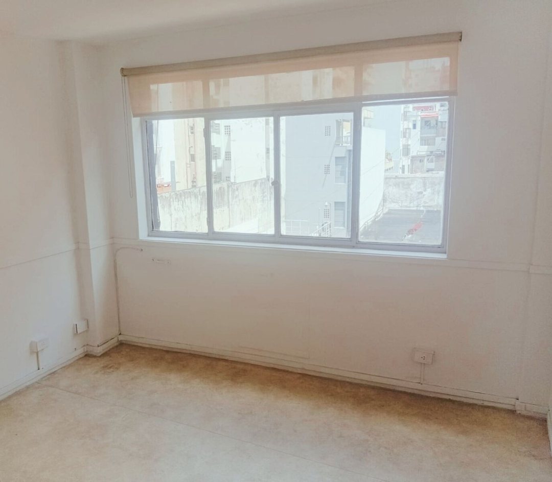 VENTA OFICINA - MICROCENTRO - RENOVADA Y LUMINOSA
